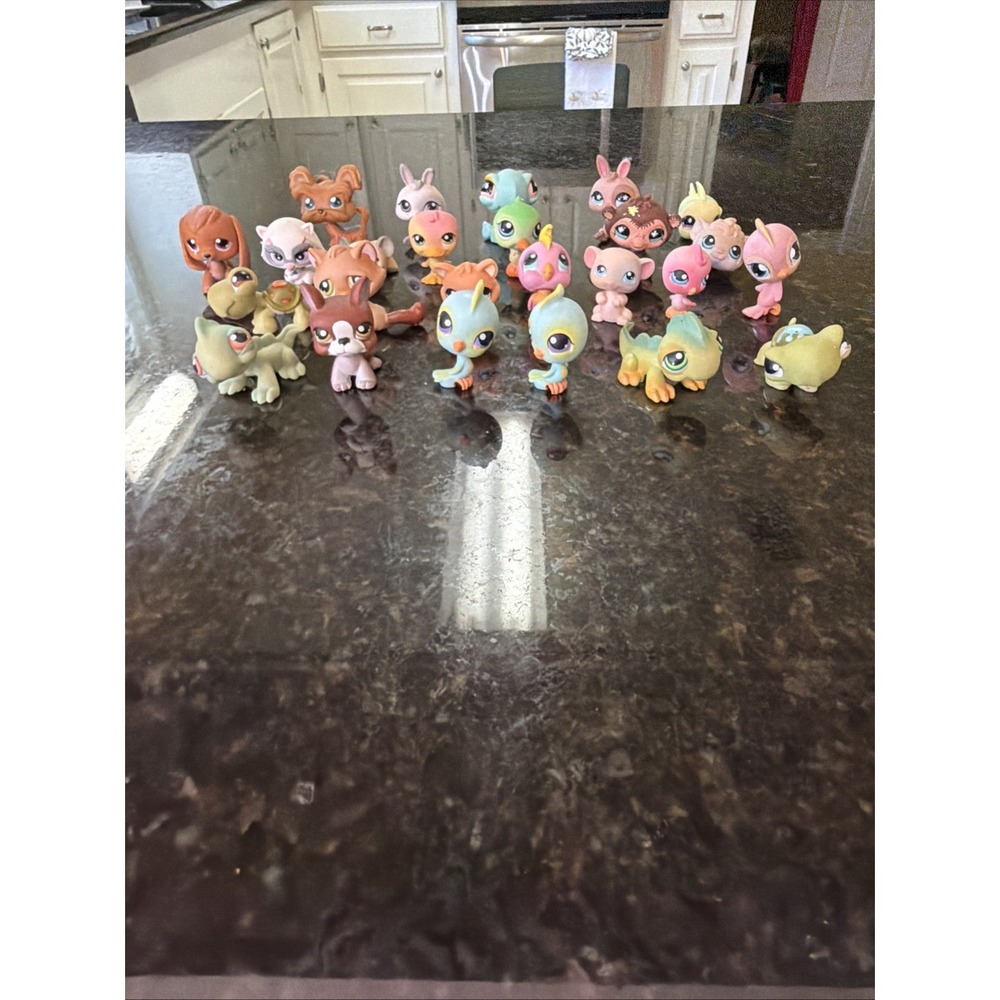Littlest Pet Shop Hasbro LPS Lot Bundle Of Mixed Pets 25 LPS Toys Collectible